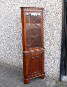 Antique/vintage English corner cabinet, 20th century